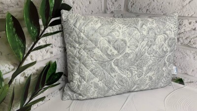 Подушка ARDA 50х70см. стьобана "Вензель"