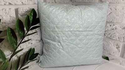 Подушка ARDA 70х70см. стьобана "Вензель"