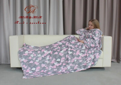 Плед з рукавами "Серця на сірому"